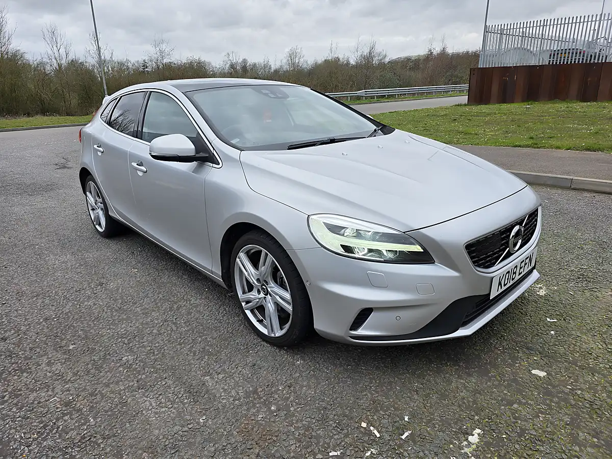 Used 2018 Volvo V40 R-Design Pro Silver - Interior and Exterior details 2