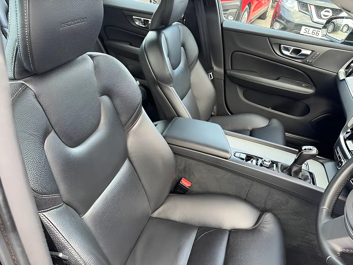 Used 2018 Volvo V60 Inscription Black - Interior and Exterior details 12