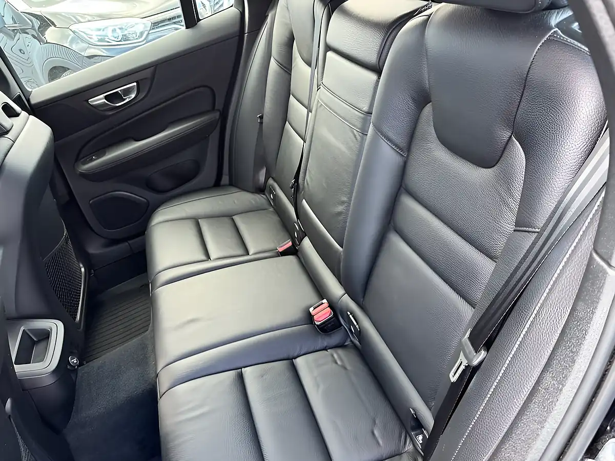 Used 2018 Volvo V60 Inscription Black - Interior and Exterior details 15