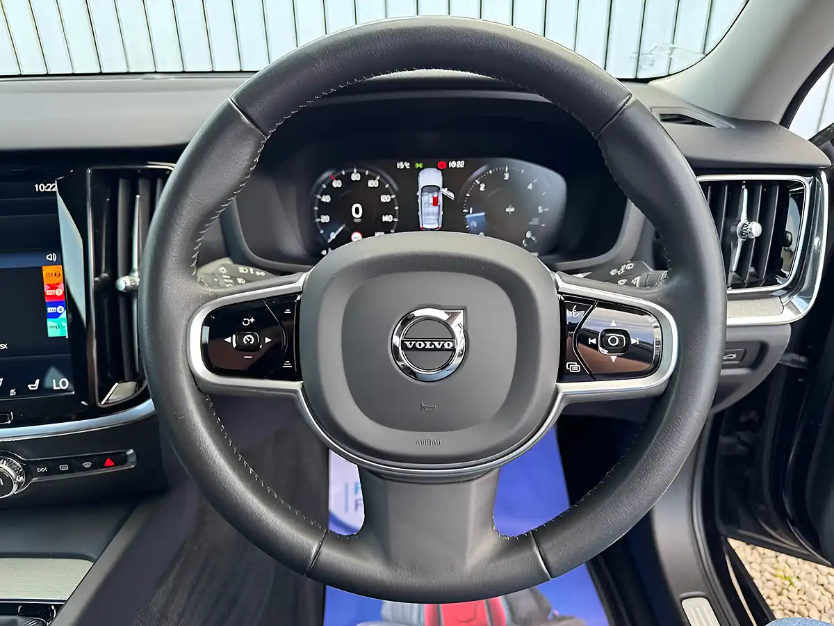 Used 2018 Volvo V60 Inscription Black - Interior and Exterior details 16