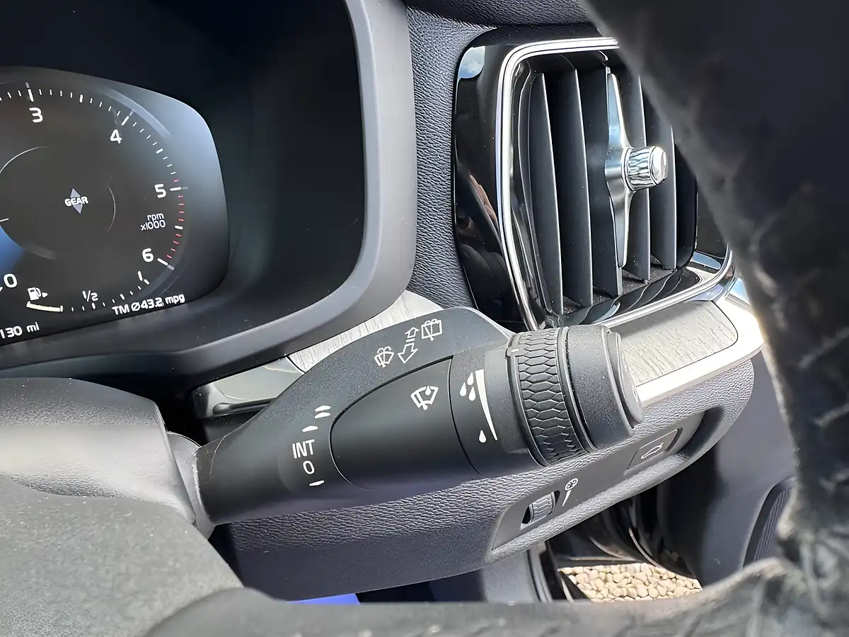 Used 2018 Volvo V60 Inscription Black - Interior and Exterior details 17
