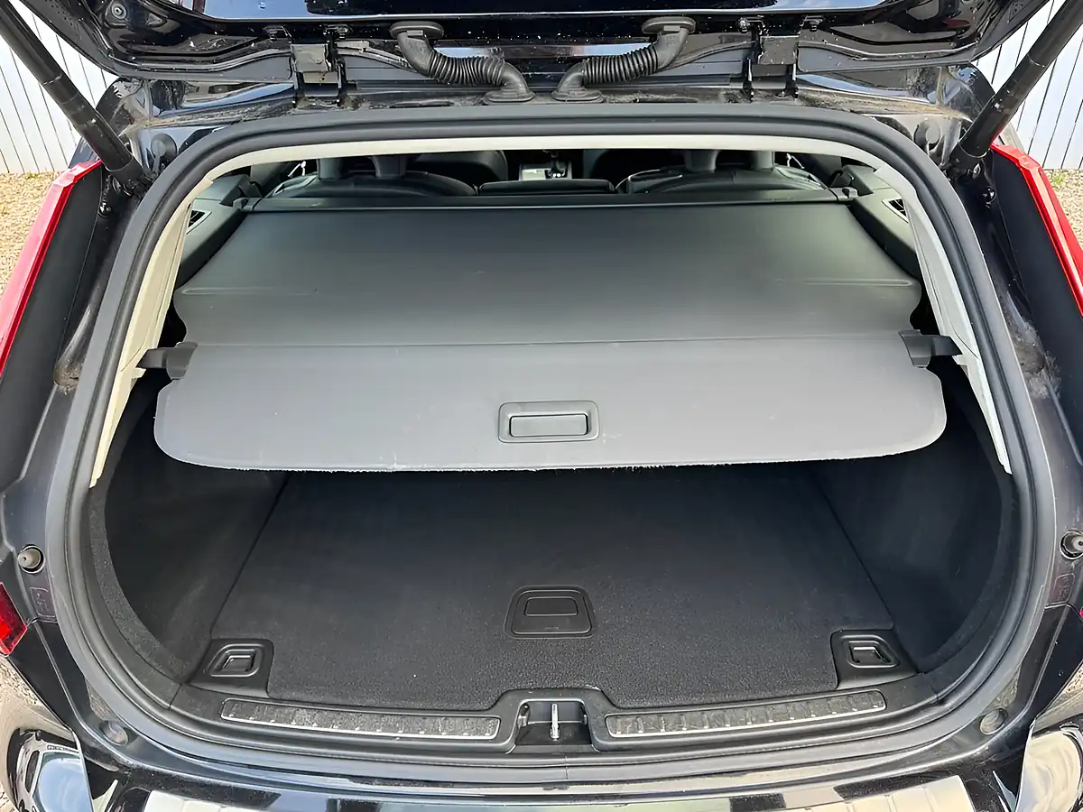 Used 2018 Volvo V60 Inscription Black - Interior and Exterior details 20
