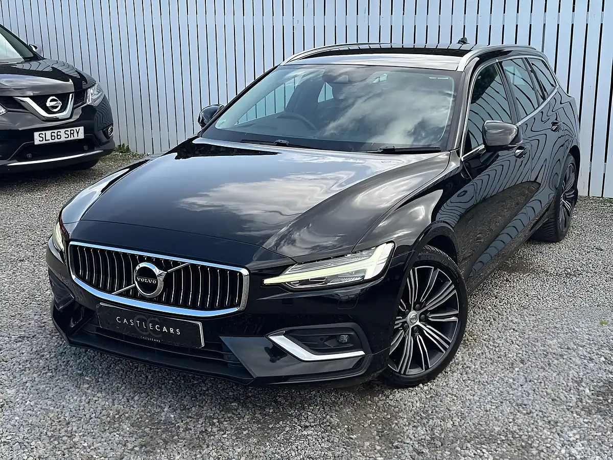 Used 2018 Volvo V60 Inscription Black - Interior and Exterior details 3