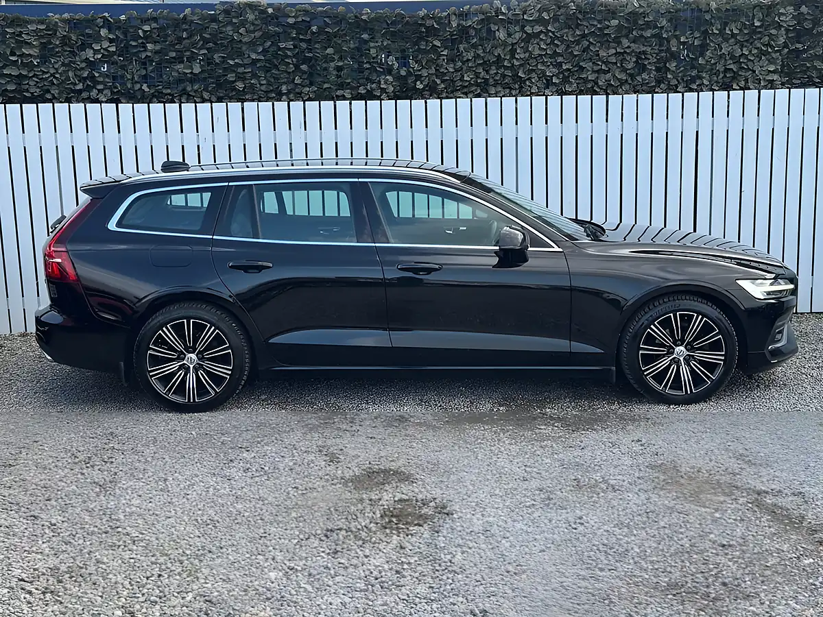 Used 2018 Volvo V60 Inscription Black - Interior and Exterior details 4