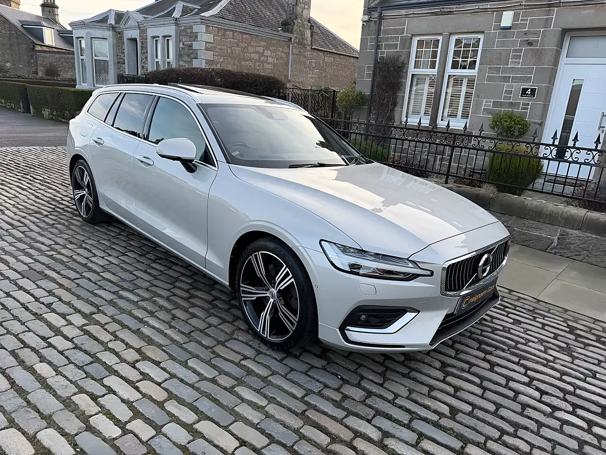Used 2018 Volvo V60 Inscription Pro Birch Gold - Interior and Exterior details 14