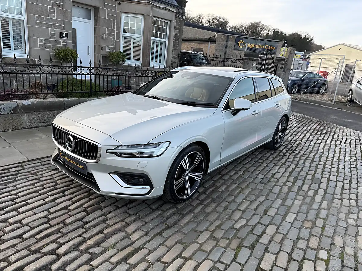 Used 2018 Volvo V60 Inscription Pro Birch Gold - Interior and Exterior details 3