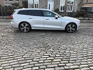 Used 2018 Volvo V60 Inscription Pro Birch Gold - Interior and Exterior details 4