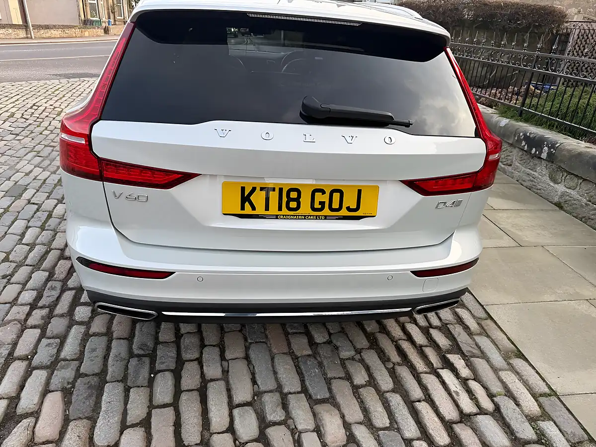 Used 2018 Volvo V60 Inscription Pro Birch Gold - Interior and Exterior details 6