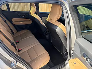 Used 2018 Volvo V60 Inscription Pro Silver - Interior and Exterior details 15
