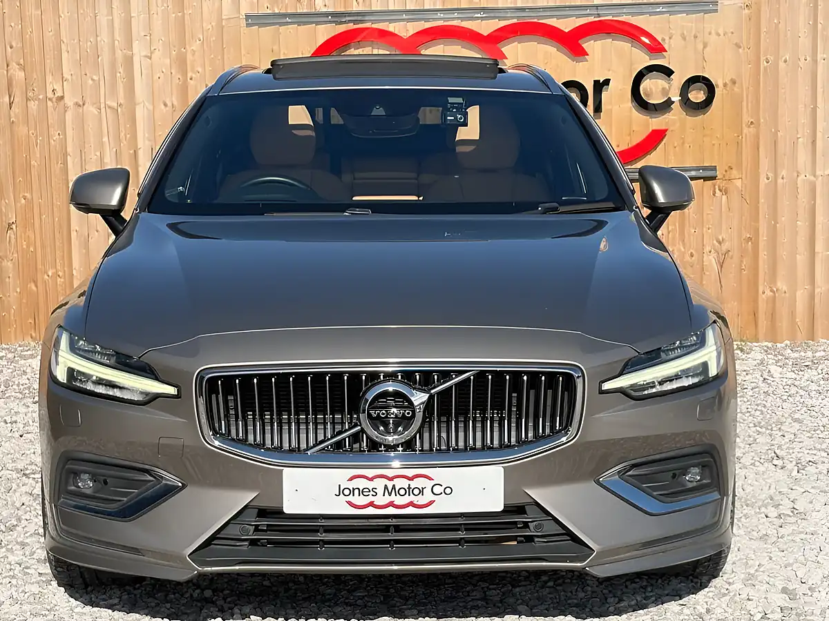 Used 2018 Volvo V60 Inscription Pro Silver - Interior and Exterior details 2