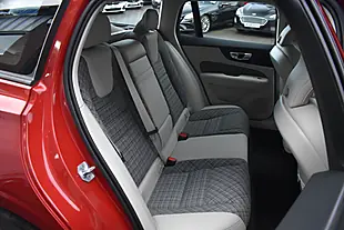 Used 2018 Volvo V60 Momentum Fusion Red - Interior and Exterior details 12