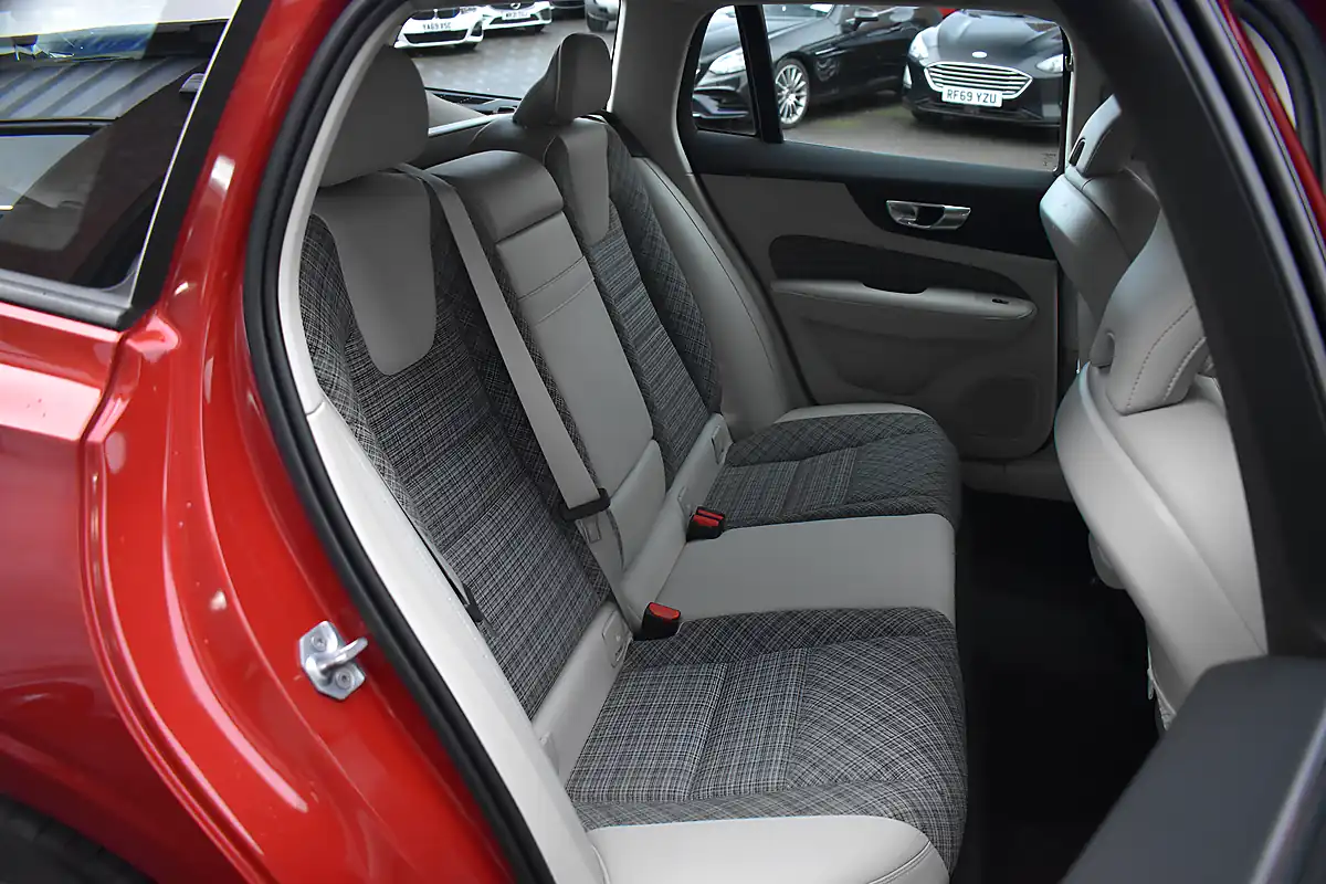 Used 2018 Volvo V60 Momentum Fusion Red - Interior and Exterior details 12