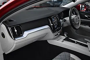 Used 2018 Volvo V60 Momentum Fusion Red - Interior and Exterior details 13