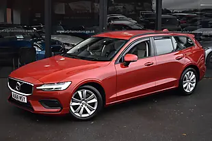 Used 2018 Volvo V60 Momentum Fusion Red - Interior and Exterior details 4
