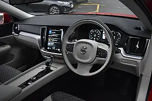 Used 2018 Volvo V60 Momentum Fusion Red - Interior and Exterior details 8