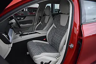 Used 2018 Volvo V60 Momentum Fusion Red - Interior and Exterior details 9
