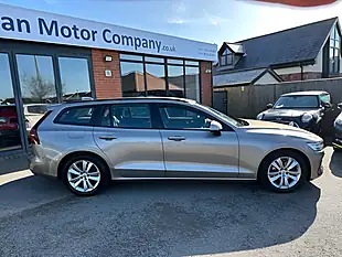 Used 2018 Volvo V60 Momentum Pebble Grey - Interior and Exterior details 10