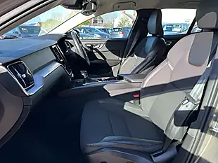 Used 2018 Volvo V60 Momentum Pebble Grey - Interior and Exterior details 14