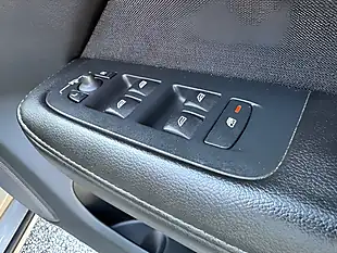 Used 2018 Volvo V60 Momentum Pebble Grey - Interior and Exterior details 20