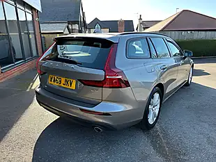 Used 2018 Volvo V60 Momentum Pebble Grey - Interior and Exterior details 8