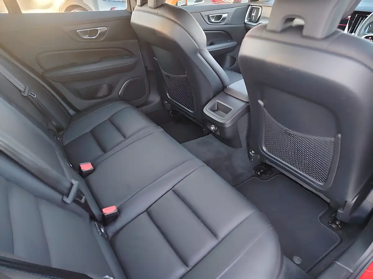Used 2018 Volvo V60 Momentum Pro Red - Interior and Exterior details 10