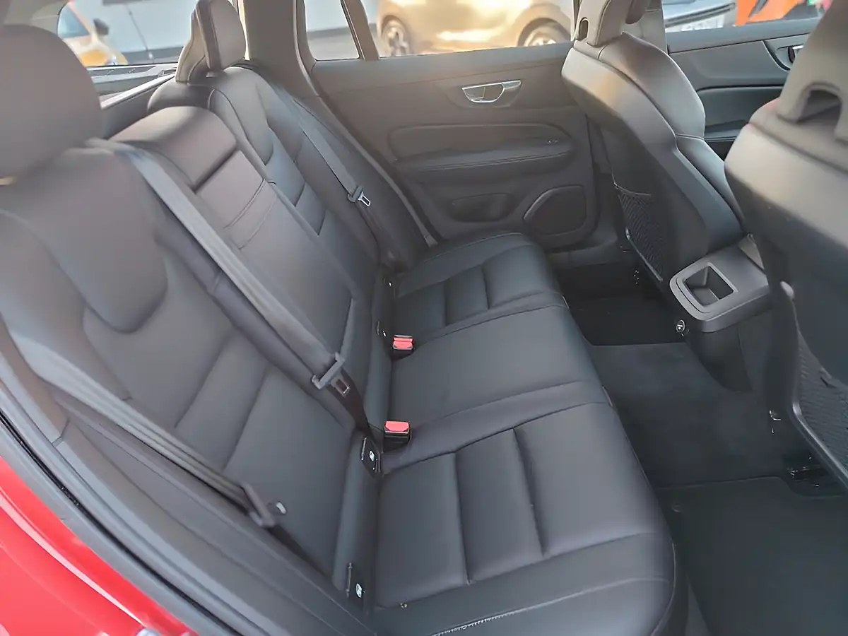 Used 2018 Volvo V60 Momentum Pro Red - Interior and Exterior details 11