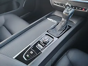 Used 2018 Volvo V60 Momentum Pro Red - Interior and Exterior details 15