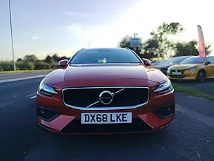 Used 2018 Volvo V60 Momentum Pro Red - Interior and Exterior details 2