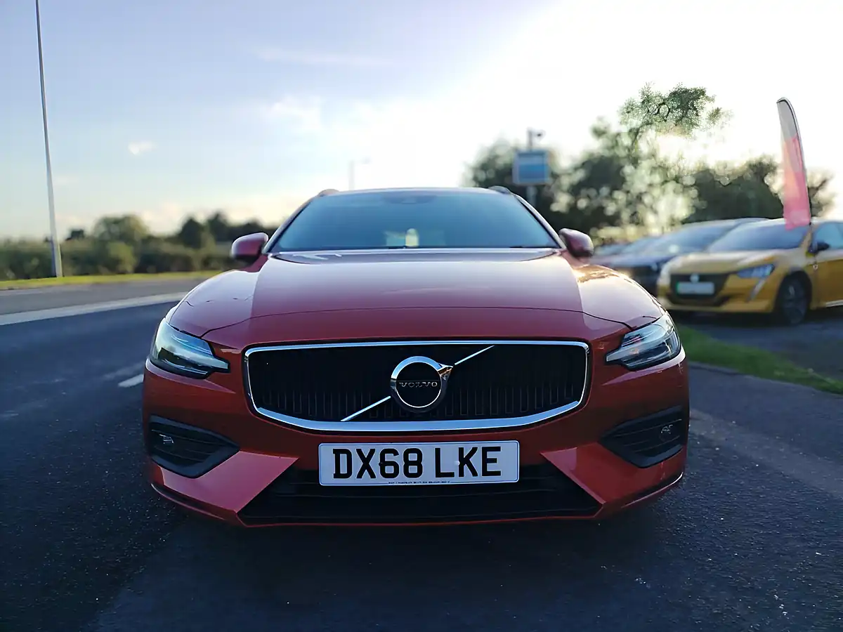 Used 2018 Volvo V60 Momentum Pro Red - Interior and Exterior details 2