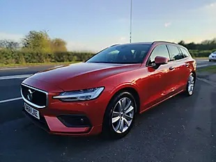 Used 2018 Volvo V60 Momentum Pro Red - Interior and Exterior details 3
