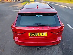 Used 2018 Volvo V60 Momentum Pro Red - Interior and Exterior details 5