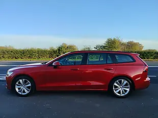 Used 2018 Volvo V60 Momentum Pro Red - Interior and Exterior details 8