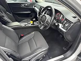 Used 2018 Volvo V60 Momentum Silver - Interior and Exterior details 10