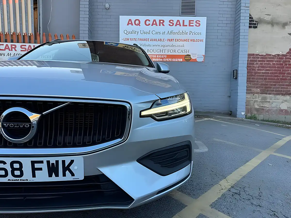 Used 2018 Volvo V60 Momentum Silver - Interior and Exterior details 12