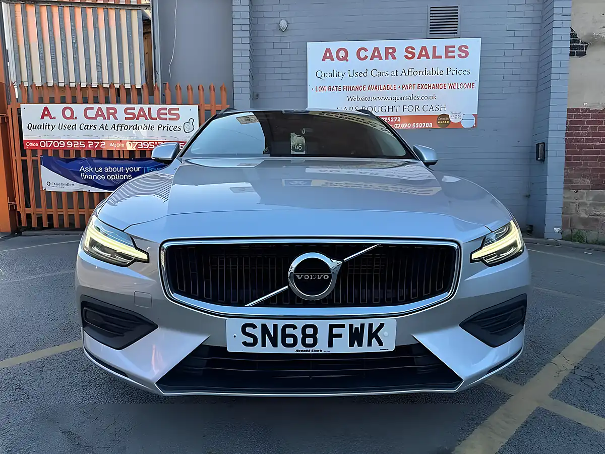 Used 2018 Volvo V60 Momentum Silver - Interior and Exterior details 2