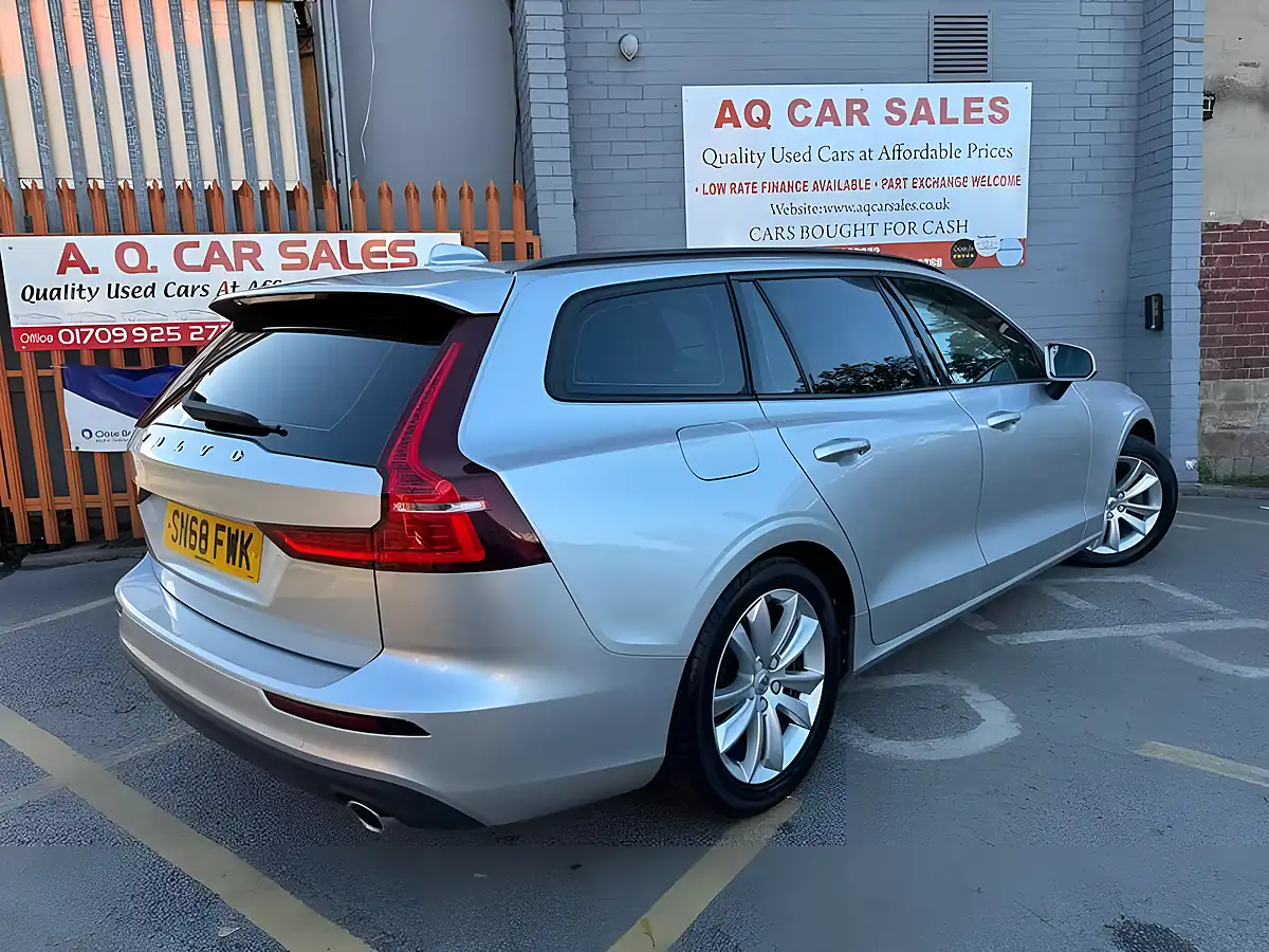 Used 2018 Volvo V60 Momentum Silver - Interior and Exterior details 7