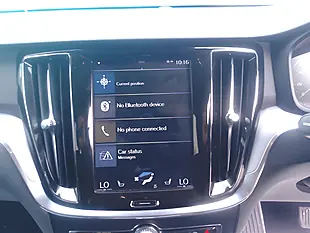 Used 2018 Volvo V60 Momentum White - Interior and Exterior details 12