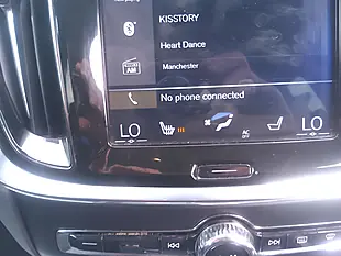 Used 2018 Volvo V60 Momentum White - Interior and Exterior details 14
