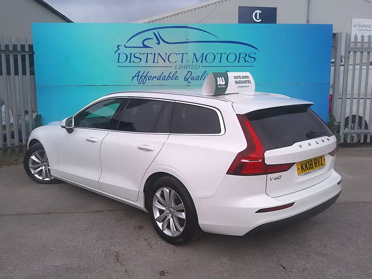 Used 2018 Volvo V60 Momentum White - Interior and Exterior details 6