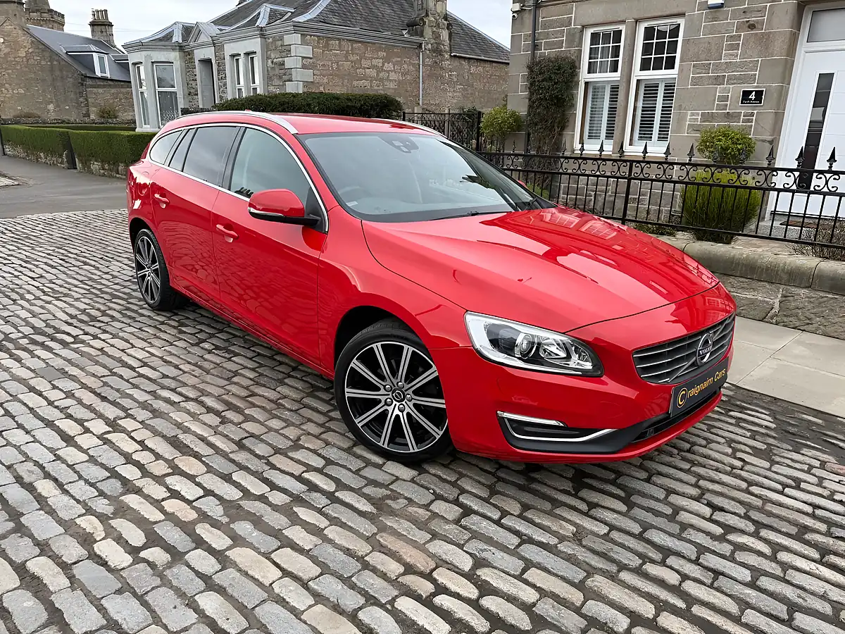 Used 2018 Volvo V60 Se Lux Nav Passion Red - Front View