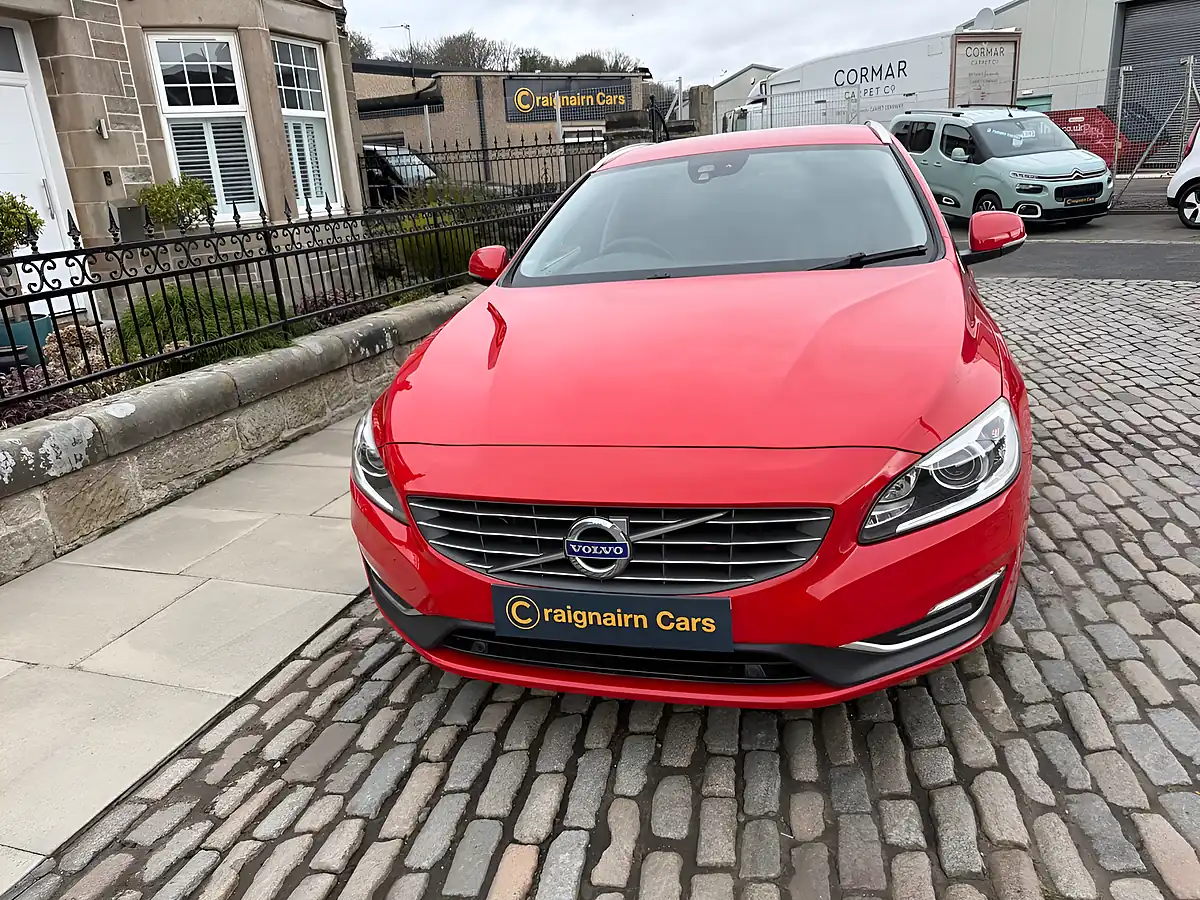 Used 2018 Volvo V60 Se Lux Nav Passion Red - Interior and Exterior details 17