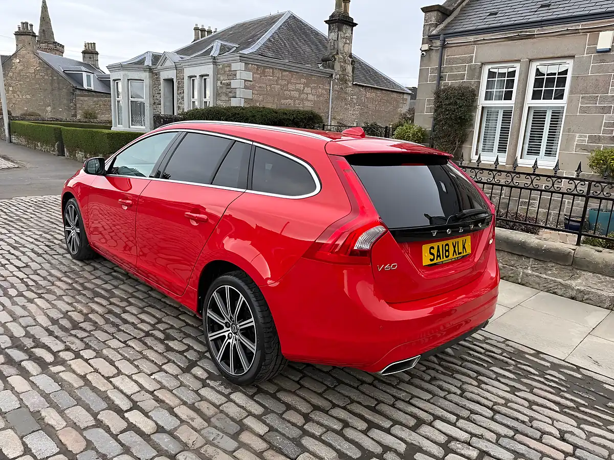Used 2018 Volvo V60 Se Lux Nav Passion Red - Interior and Exterior details 4