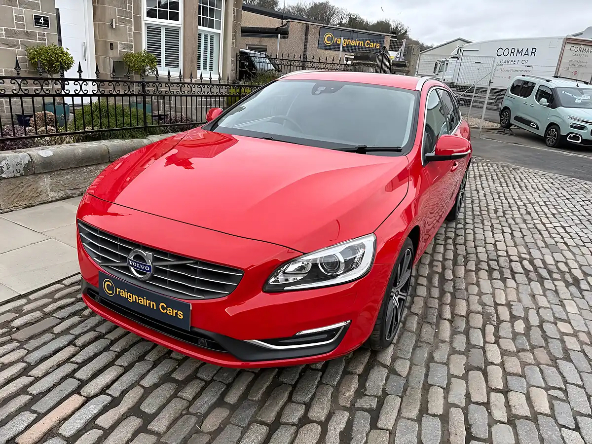 Used 2018 Volvo V60 Se Lux Nav Passion Red - Interior and Exterior details 5