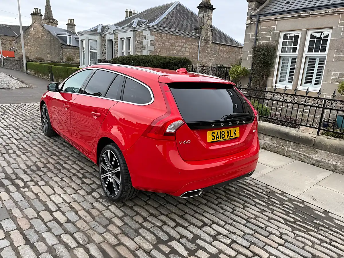 Used 2018 Volvo V60 Se Lux Nav Passion Red - Interior and Exterior details 7