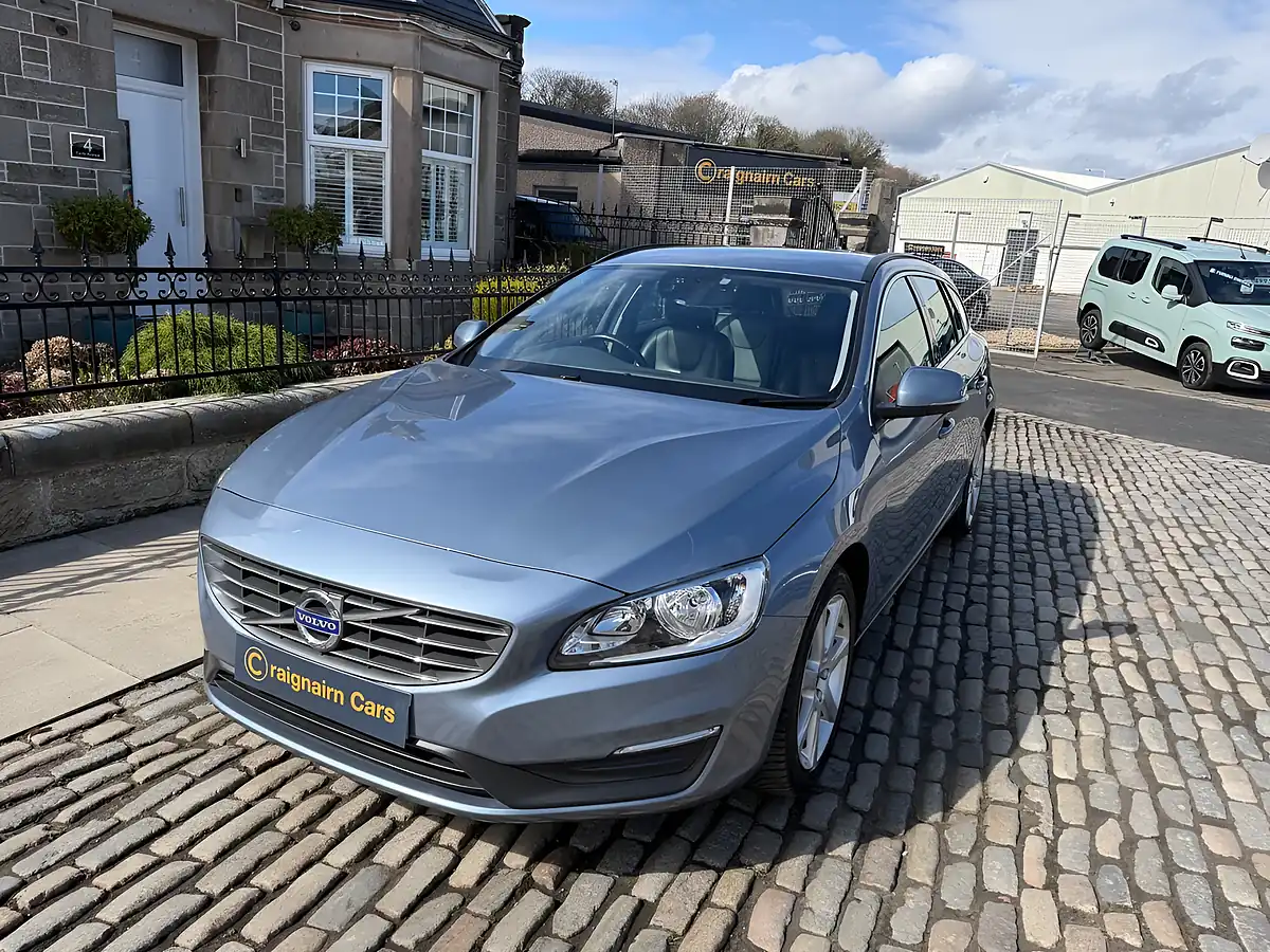 Used 2018 Volvo V60 Se Nav Mussel Blue - Interior and Exterior details 10