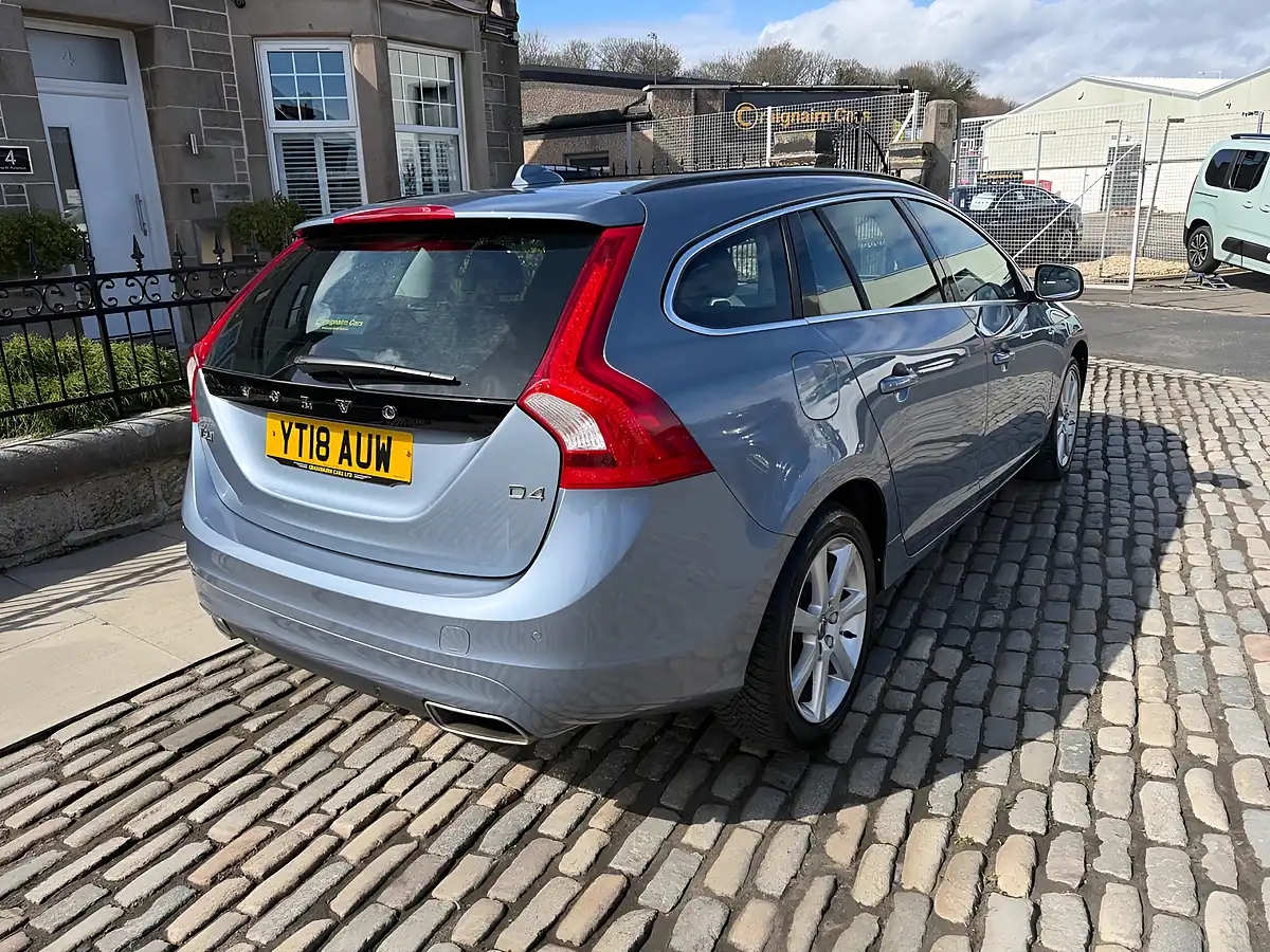 Used 2018 Volvo V60 Se Nav Mussel Blue - Interior and Exterior details 12