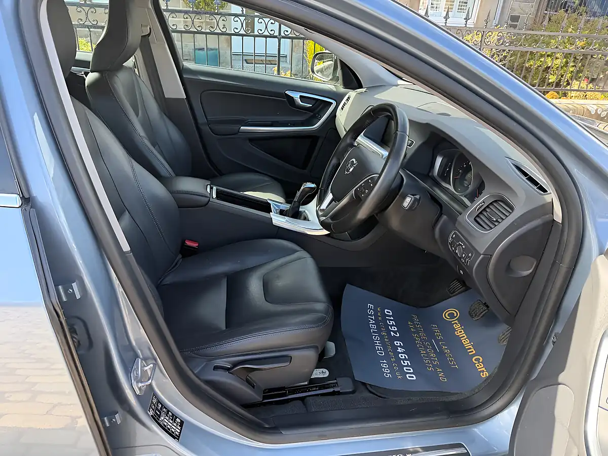 Used 2018 Volvo V60 Se Nav Mussel Blue - Interior and Exterior details 2