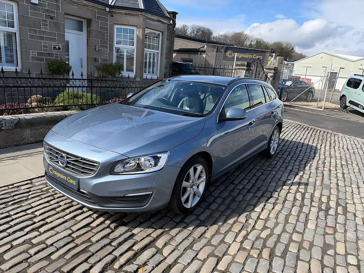 Used 2018 Volvo V60 Se Nav Mussel Blue - Interior and Exterior details 3