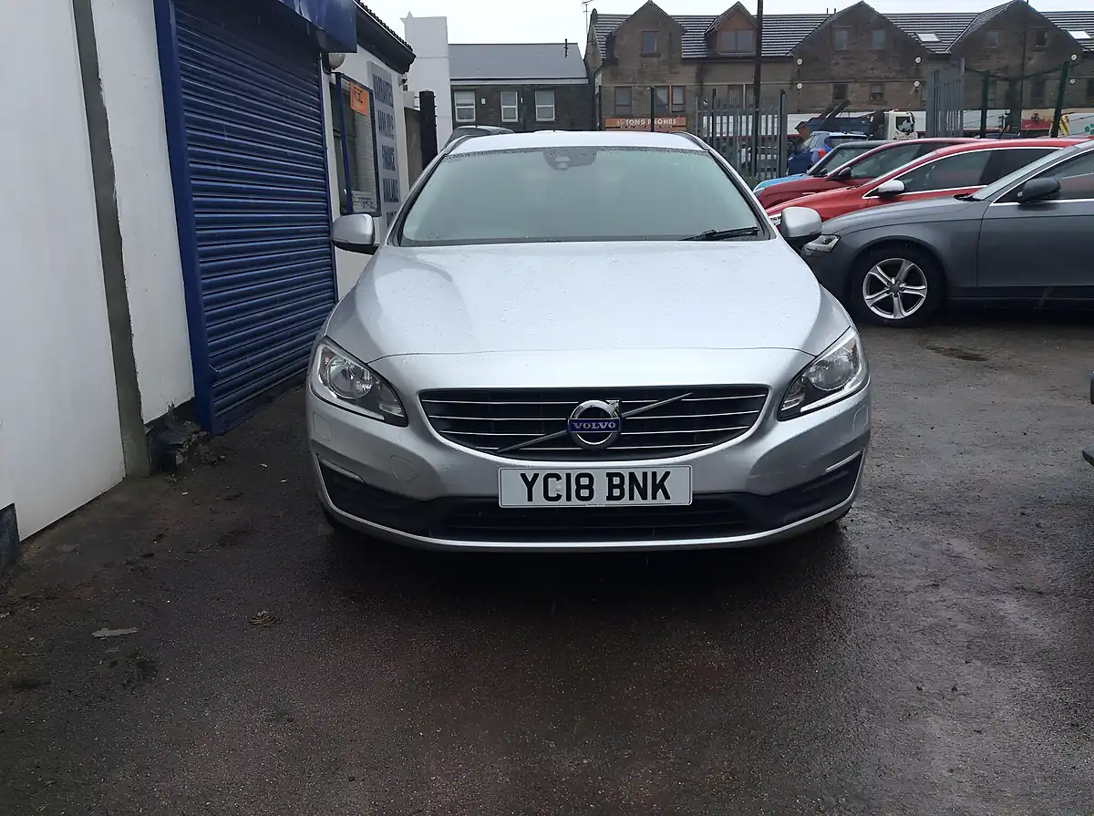 Used 2018 Volvo V60 Se Nav Silver - Interior and Exterior details 4