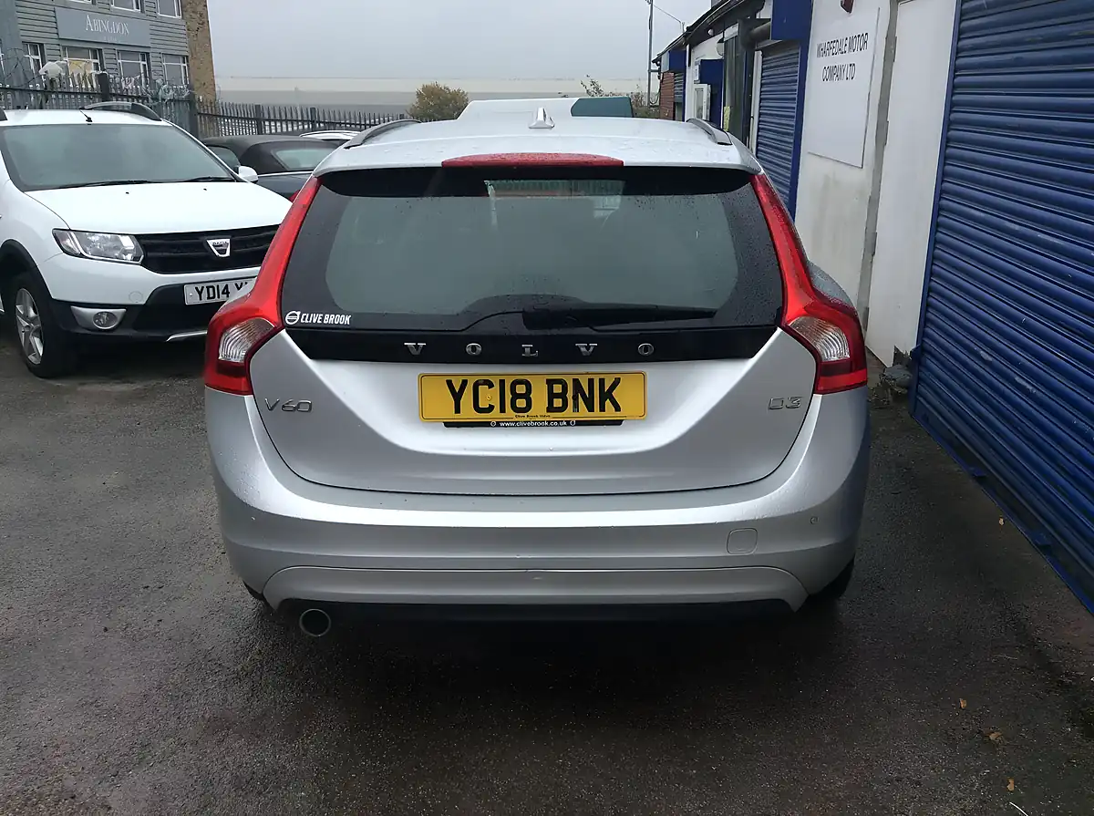 Used 2018 Volvo V60 Se Nav Silver - Interior and Exterior details 7